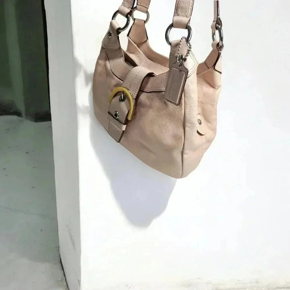 Coach Soho Lynn Leather Hobo Bag in light pink - Picture 4 of 11
